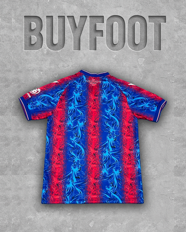 Maillot Domicile Crystal Palace 2025/2026 – Rouge & Bleu (Macron) – Image 2